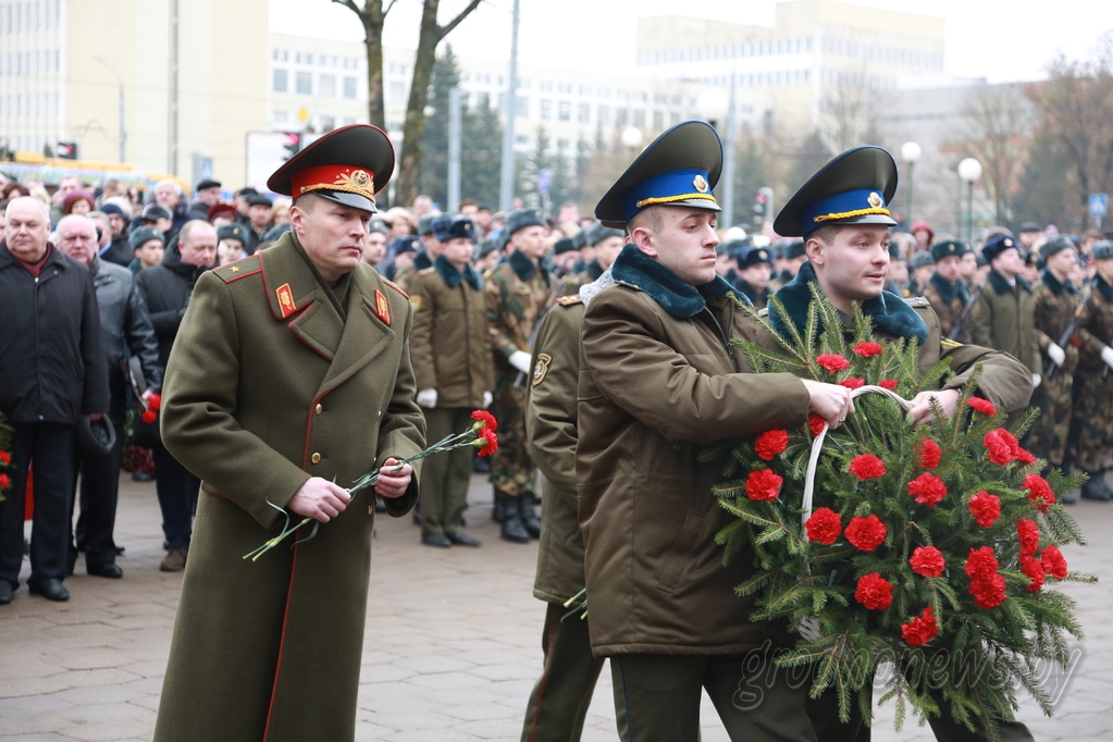 Сценарий митинга возле памятника на 9 мая