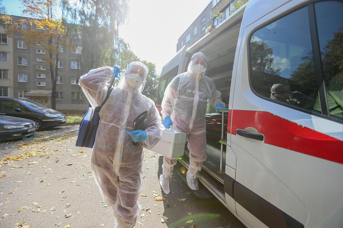 167 бригад СМП только в Минске: выехали с медиками на вызовы к больным с  подозрениями на COVID-19