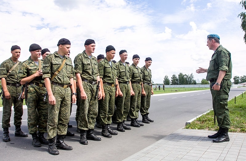 Военнослужащие 5 бригады. 5 ОБРСПН Марьина горка. Марьина горка ВДВ. Марьина горка Беларусь спецназ.