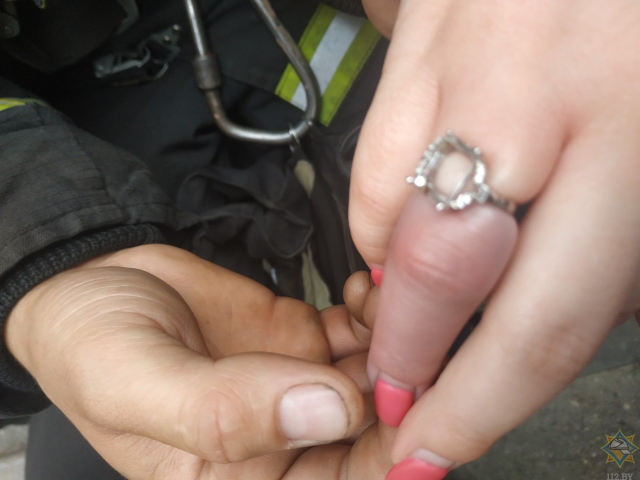 кольцо на большом пальце геи фото 99