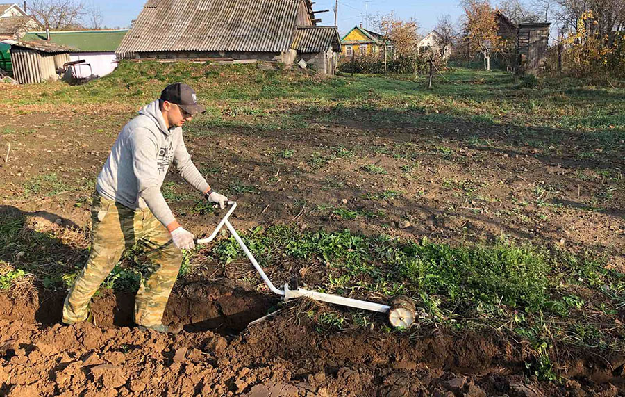 Нарезание гребней для посадки картофеля