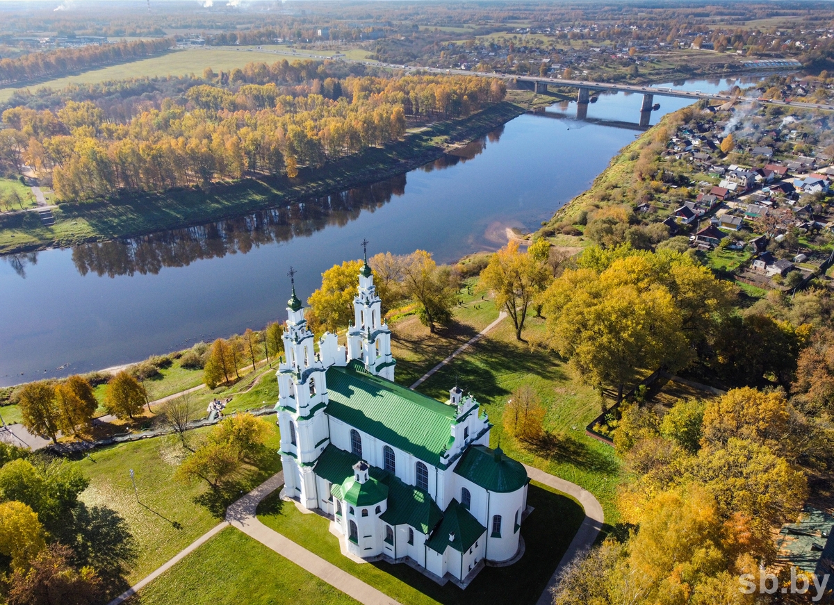 Собор в Полоцке на берегу реки