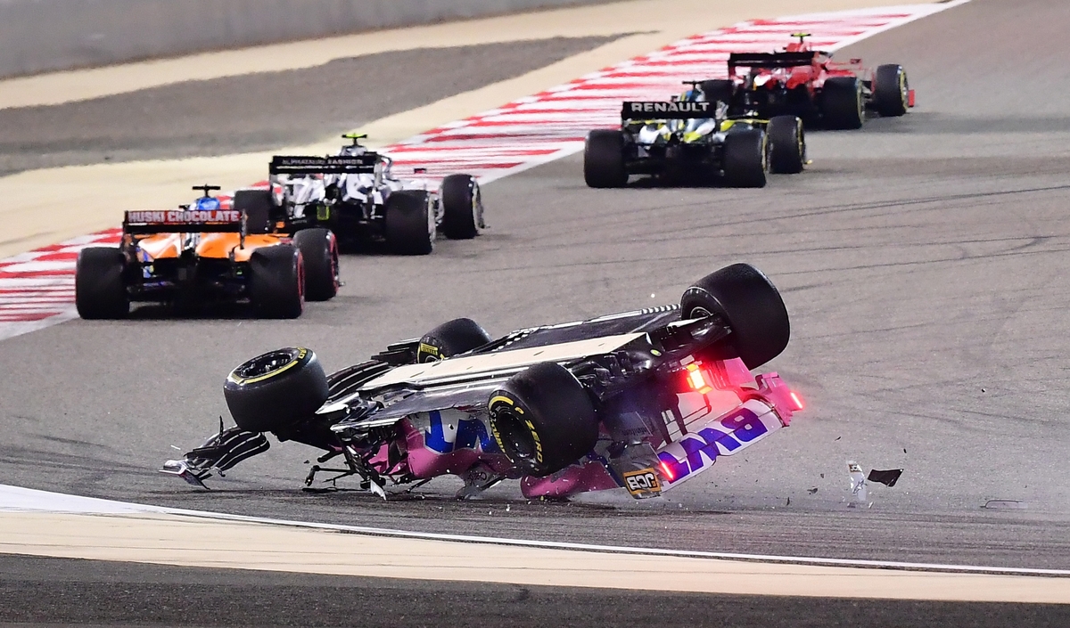 Формула 1 2024 результаты гонок. Гран-при Бахрейна формулы-1. Гран при f1. Ф1 Хэмилтон Ферстаппен авария.