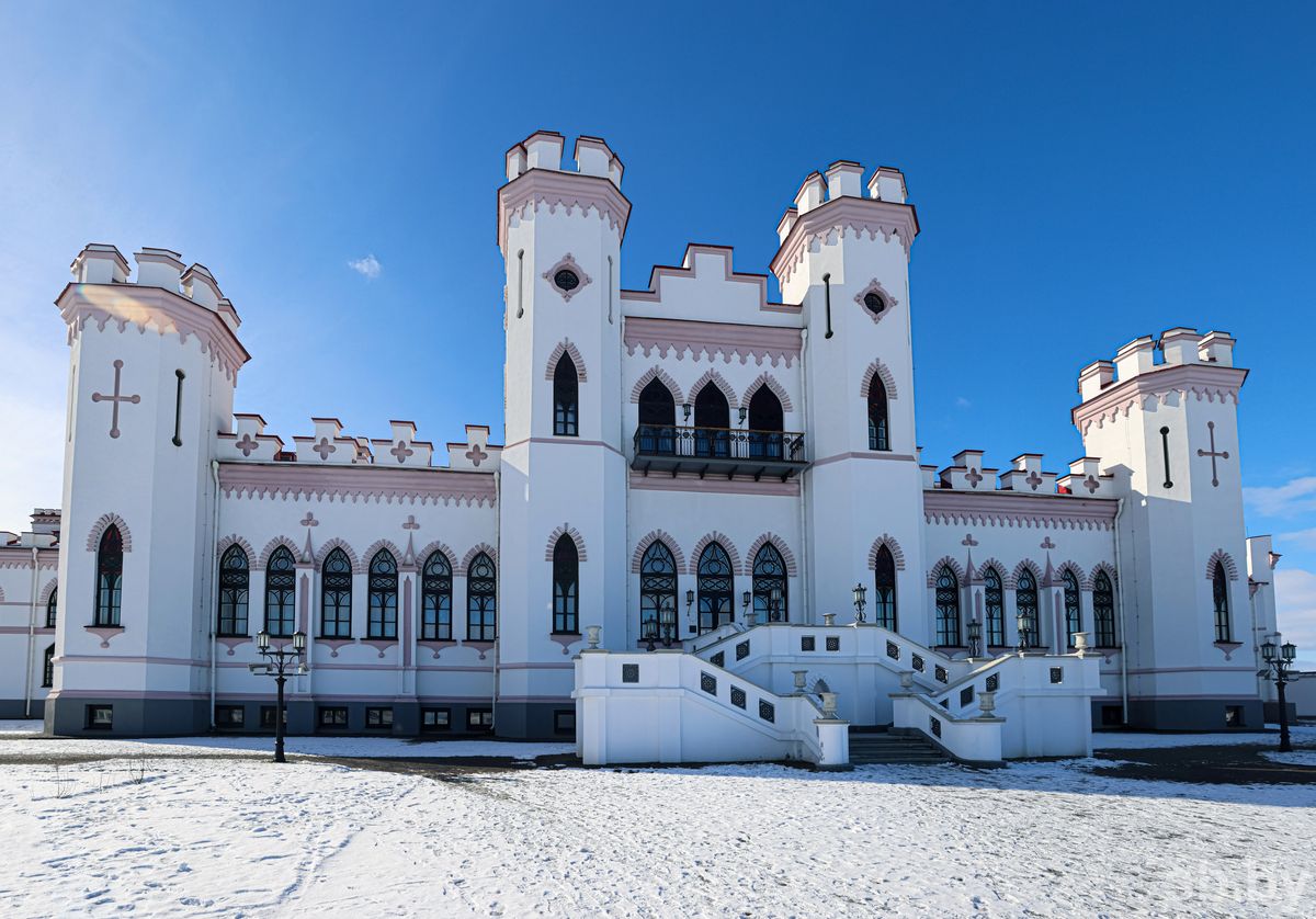 Замок пусловских. Коссовский замок. Дворец Пусловских. Имение Пусловских в Варшаве.