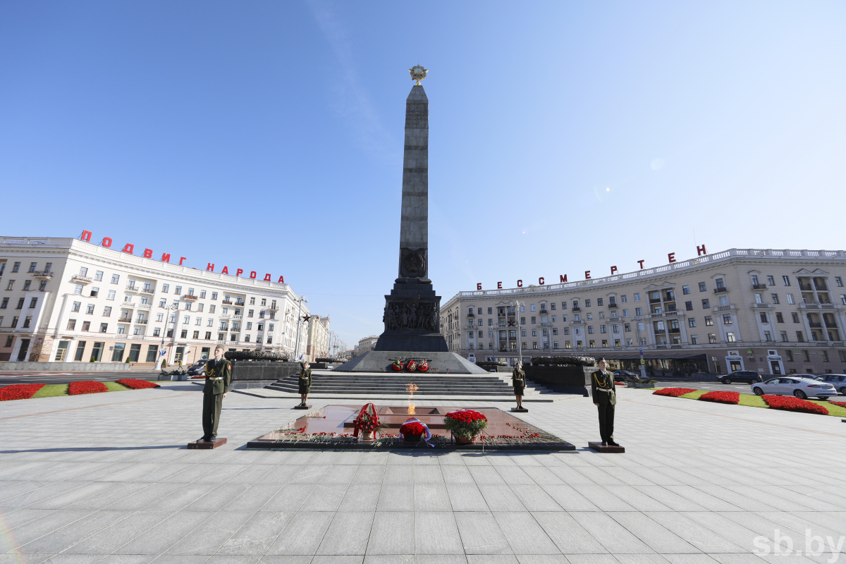 Картинка площадь победы в минске