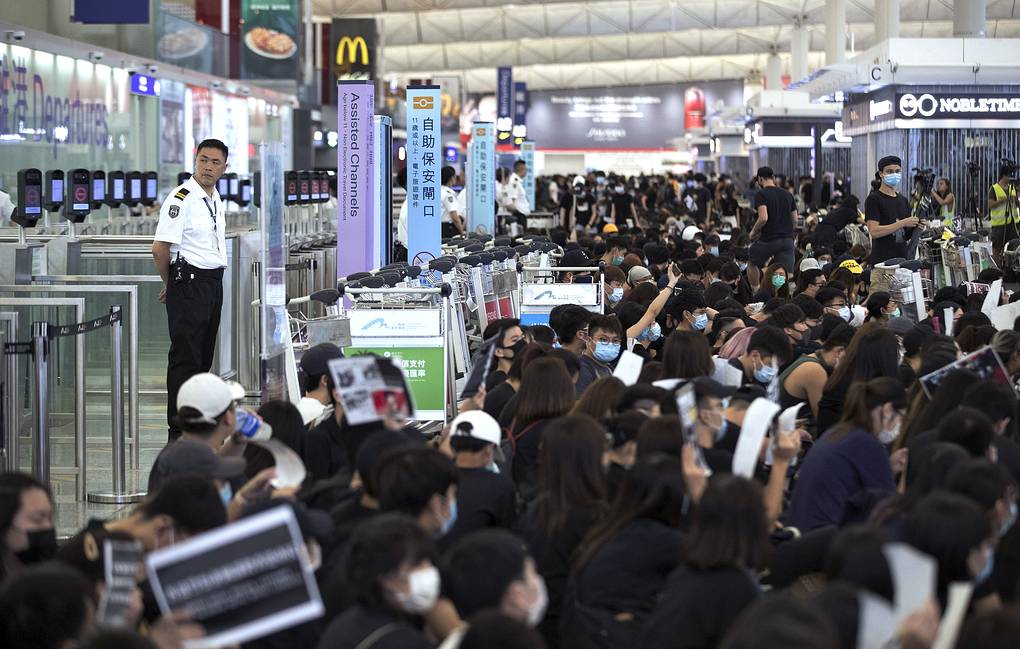 Гонконг сколько. Гонконг рынок. Hong Kong Airport.