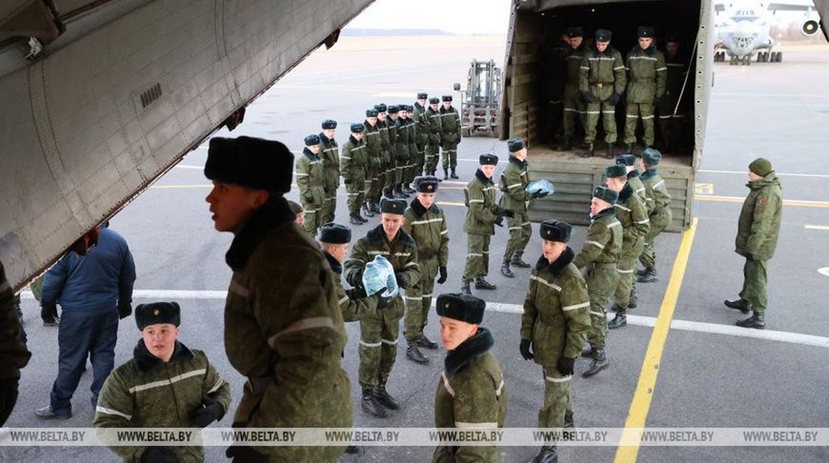 На границу украины прибыли. Белорусские военнослужащие. Военный пост. Солдаты вс РФ на Украине.
