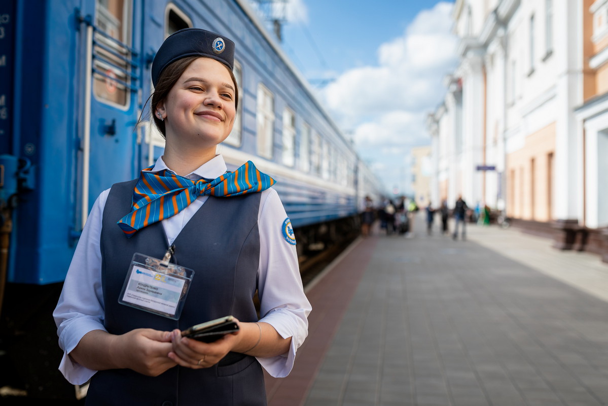 Самара минск 10 февраля. Проводник РЖД. Костюм проводницы. Красивые проводницы поездов.