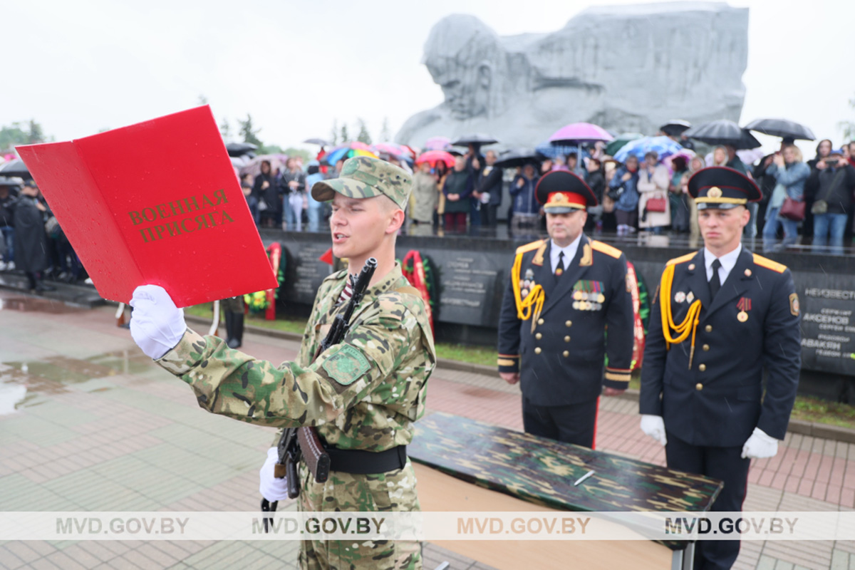 В Бресте состоялся ритуал приведения к Военной присяге военнослужащих  нового пополнения