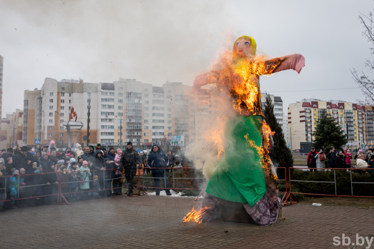 Масленица в выборге. Масленица шагает по стране. В Подмосковье на Масленицу сожгут самое высокое чучело в России. Масленица в Серпухове 2023. Масленица парк Дубки Химки.