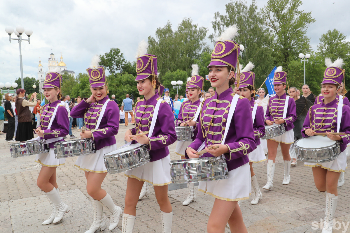 Ансамбль барабанщиц мажоретки