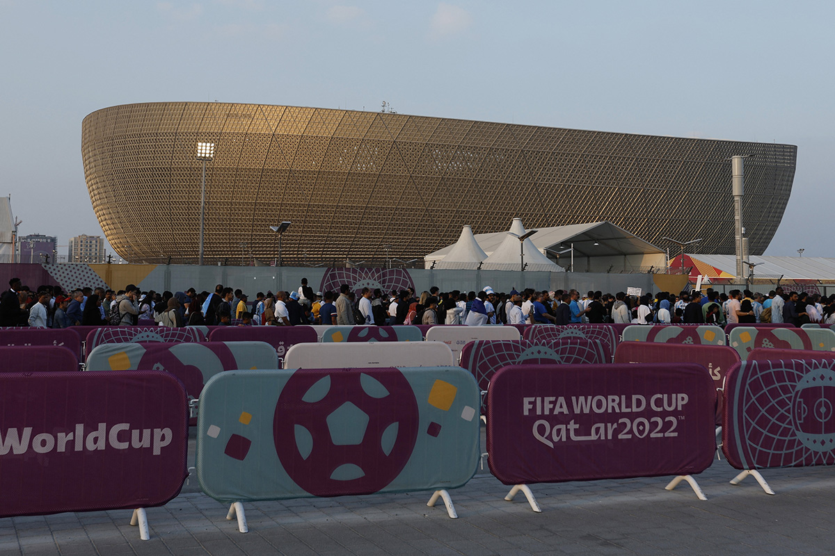 Самый посещаемый матч. Самый посещаемый матч в истории футбола. Самые яркие болельщики ЧМ-2022 В Катаре.