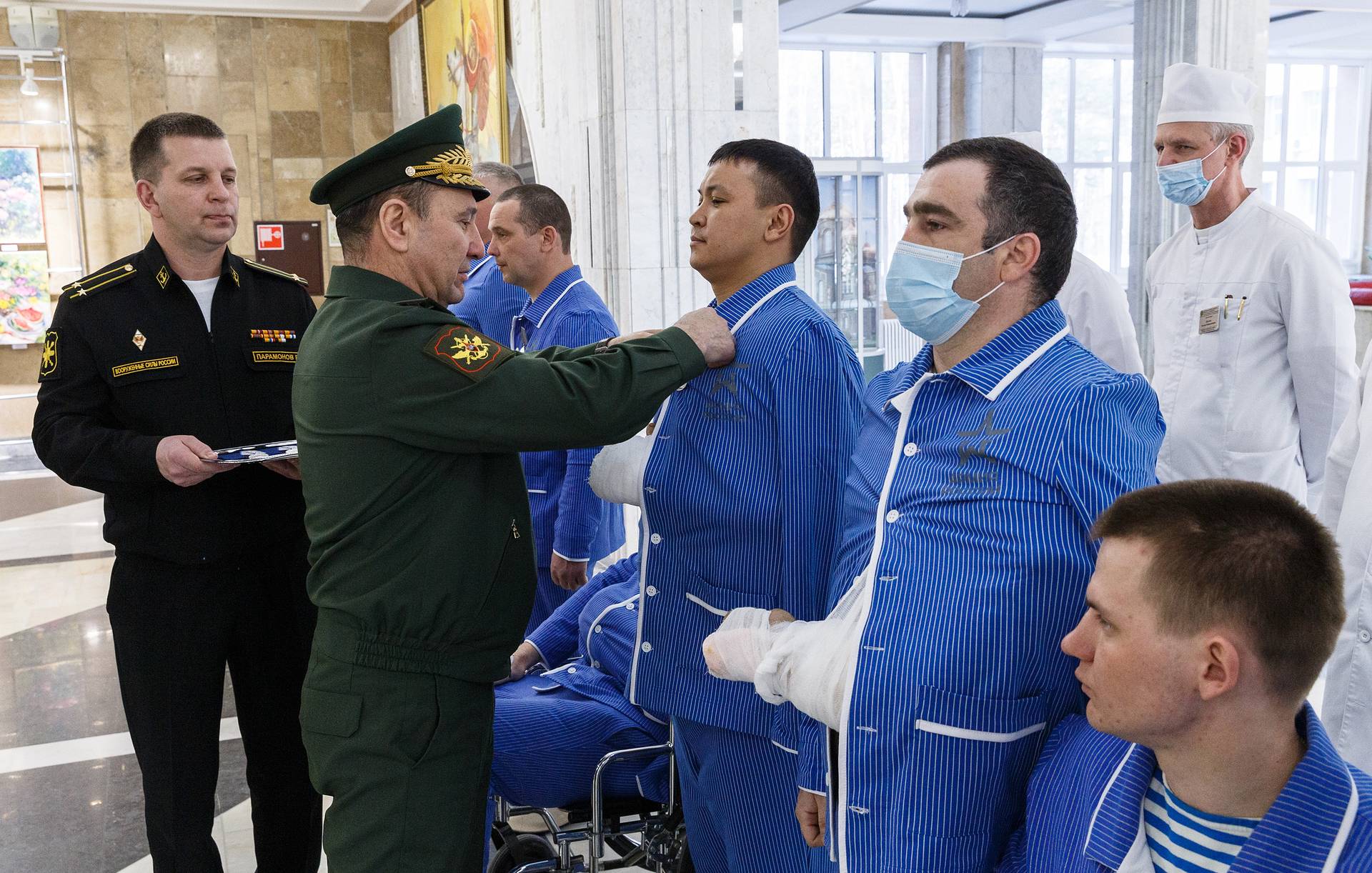 Военной операции по защите. Российские военные в госпитале. Раненые военные РФ В госпитале. Операция в военном госпитале.