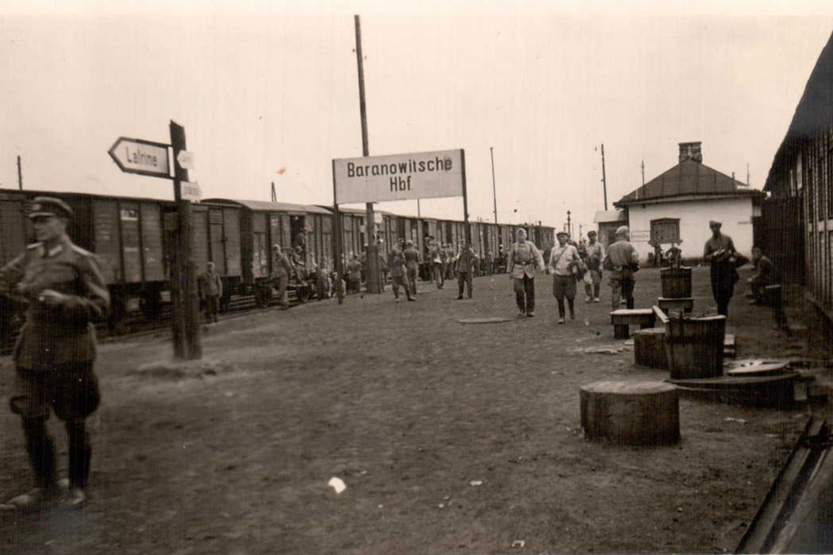 Оккупация белоруссии. Барановичи Белоруссия 1920 год. Барановичи оккупация. Барановичи ВОВ. Белоруссия в годы войны рынок.