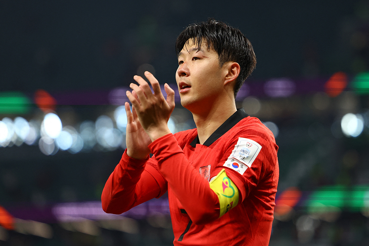 Спортсмены южной кореи. Son Heung min 2022. Сон Хын мин Корея. Сон Хын мин сборная Южной Кореи. Сон Хын мин футболисты Республики Корея.