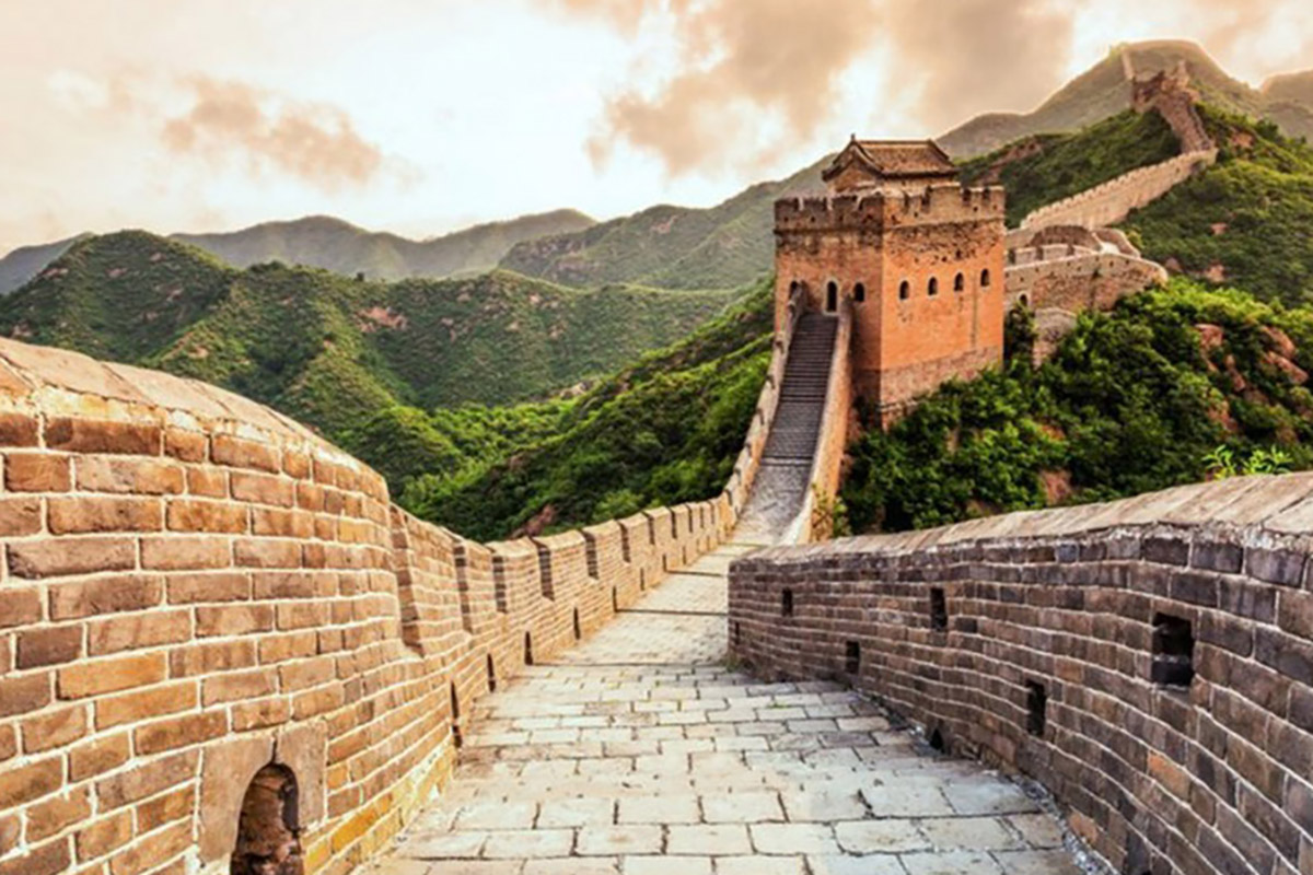 Строительство китайской стены история 5 класс. Великая китайская стена. Великая китайская стена наследие ЮНЕСКО. Великая китайская стена 5 класс. Что такое Великая китайская стена 4 класс.