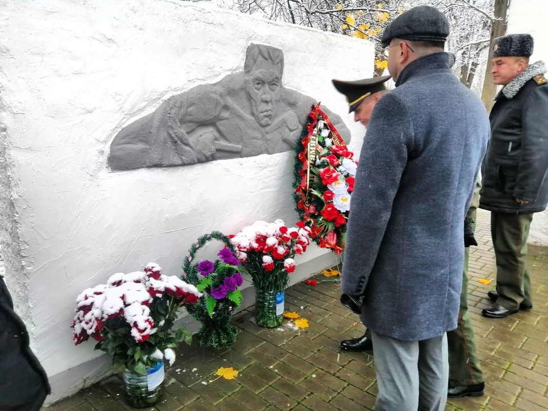 Прошло возложение цветов 22 июня. Вахта памяти ДОСААФ.