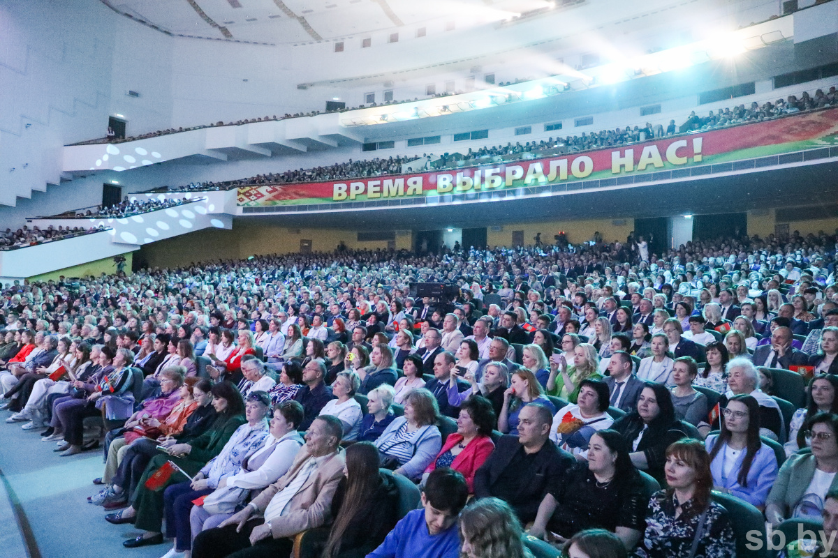 Лучшие артисты Минской области выступили на республиканском фестивале « Беларусь – моя песня»