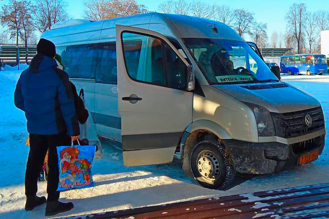 Микроавтобус зимой. Маршрутка фото. Кузбасс автобус межгород. Фото микроавтобусов зимой.