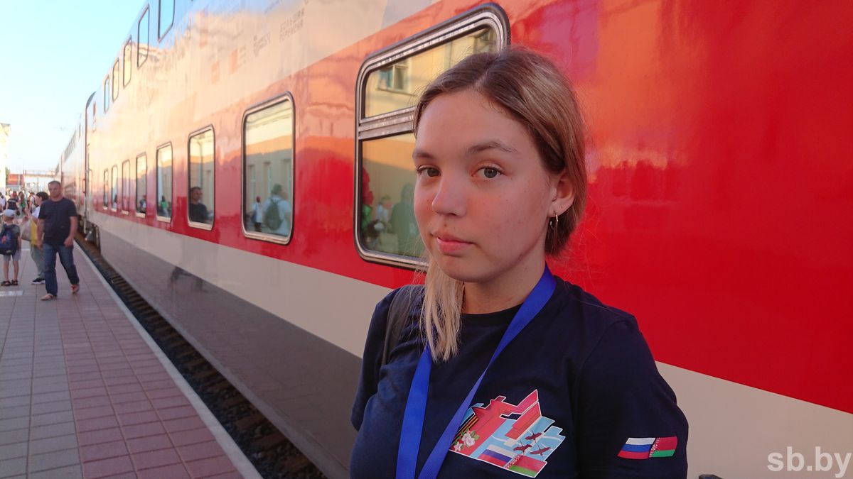 Поезд ксюша. Стоячий поезд. Новые электрички в Подмосковье.