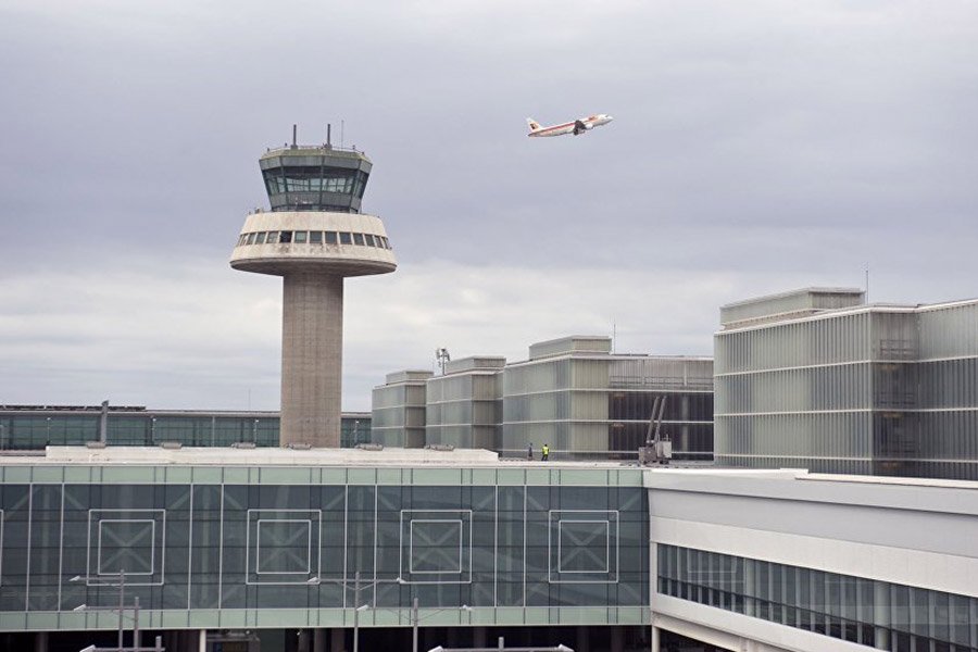 Аэропорт города барселона. Барселона - Эль-ПРАТ. Barcelona el Prat Airport. Аэропорт Эль Кувейт. Барселона — Эль-ПРАТ башня.