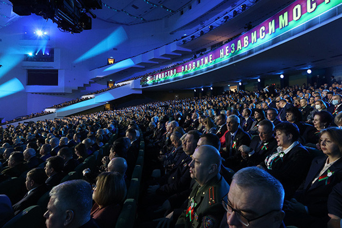 Послания белорусскому народу лукашенко. Послание Лукашенко 2022. Лукашенко послание. Инновации 2022 Беларусь.