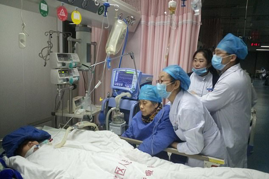 Врач умерший от рака. Ван Шубао - 12 лет в коме. Китай больница реанимация.