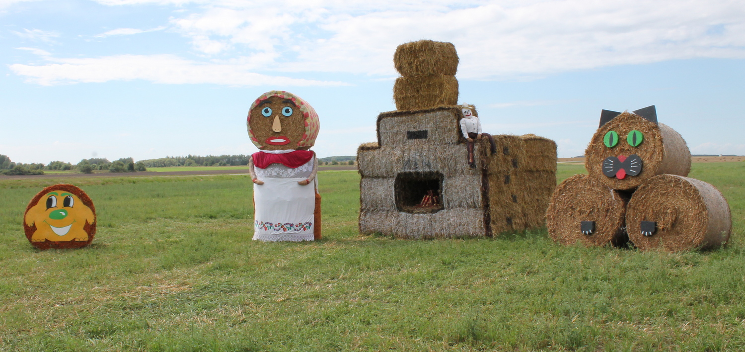 Дожинки в Беларуси фигуры из соломы