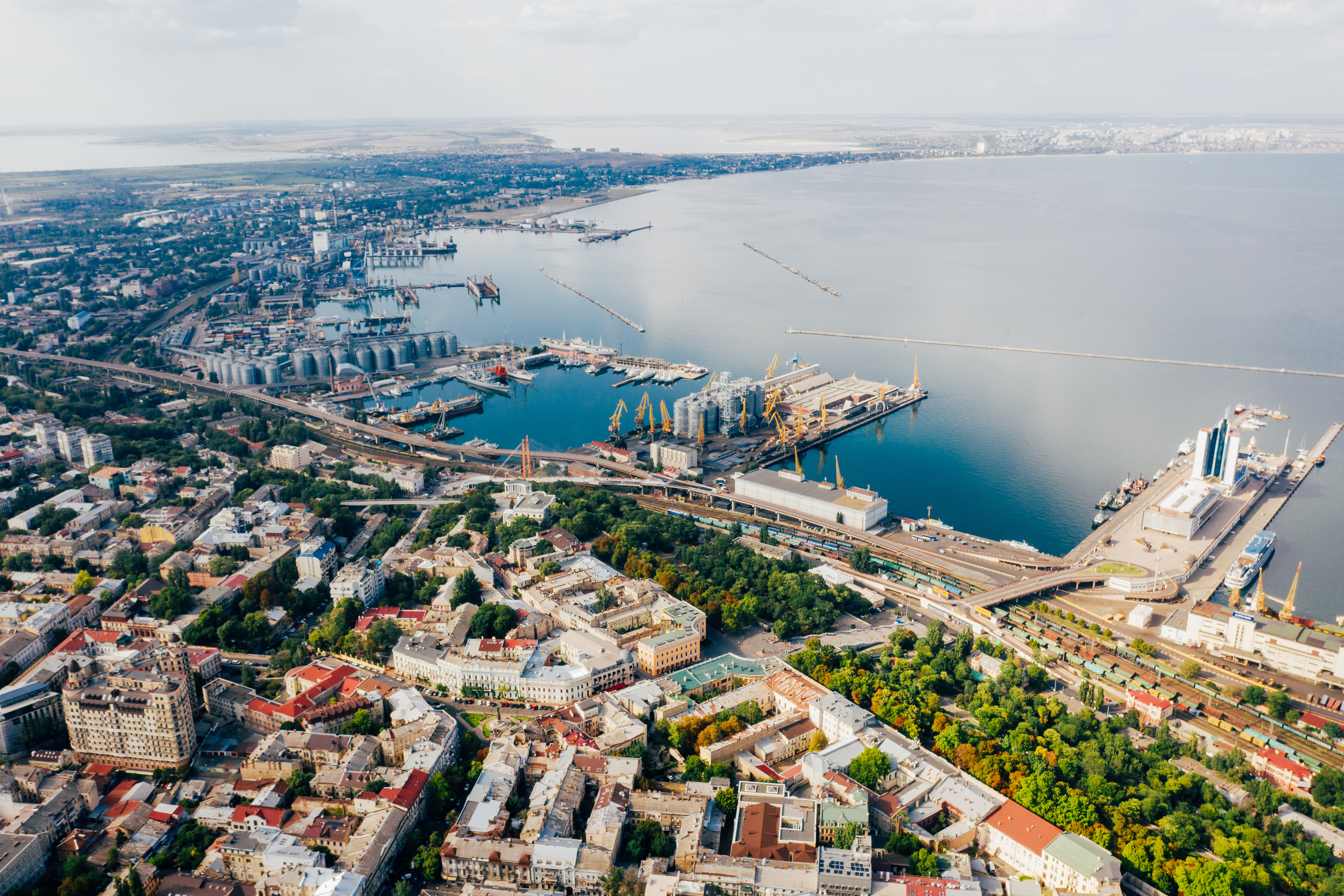 Города под одессой. Одесса с высоты птичьего полета. Украина Одесса. Одесса фото города. Одесса порт.