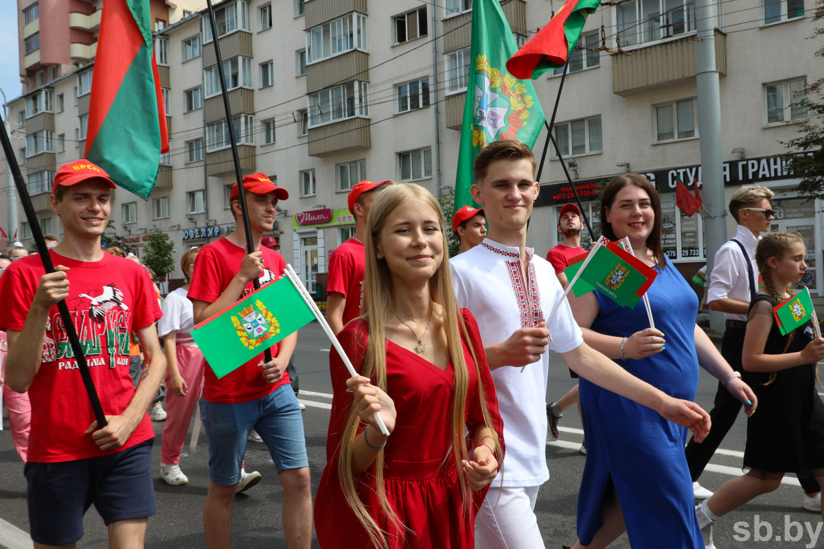 Погода на май витебск 2024. Парад арт. Парад патриотов. Российско белорусский парад арт. Арт парад госпрограмма.
