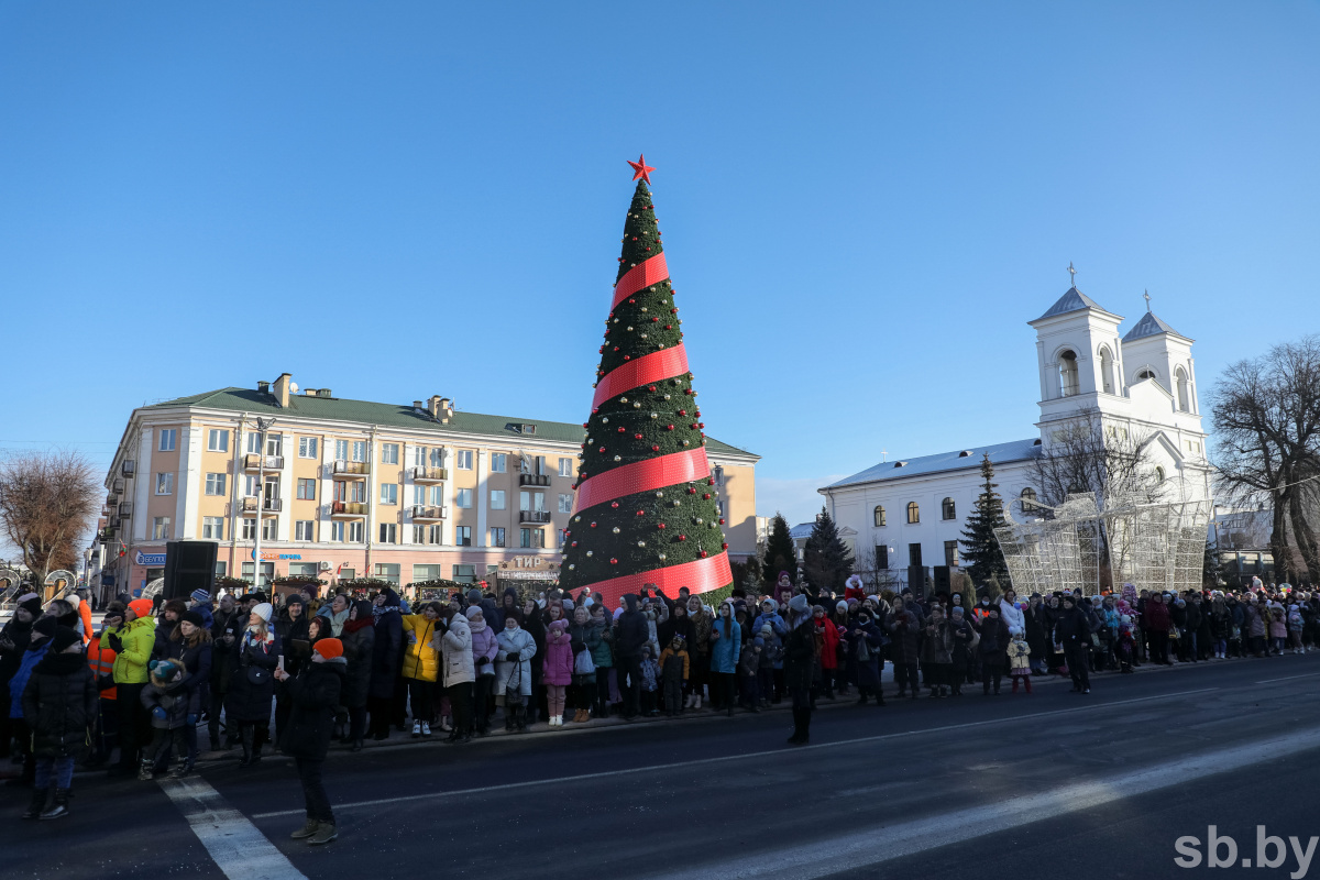 Беларусь сегодня брест. Рождество в Бресте. Парад в Бресте.