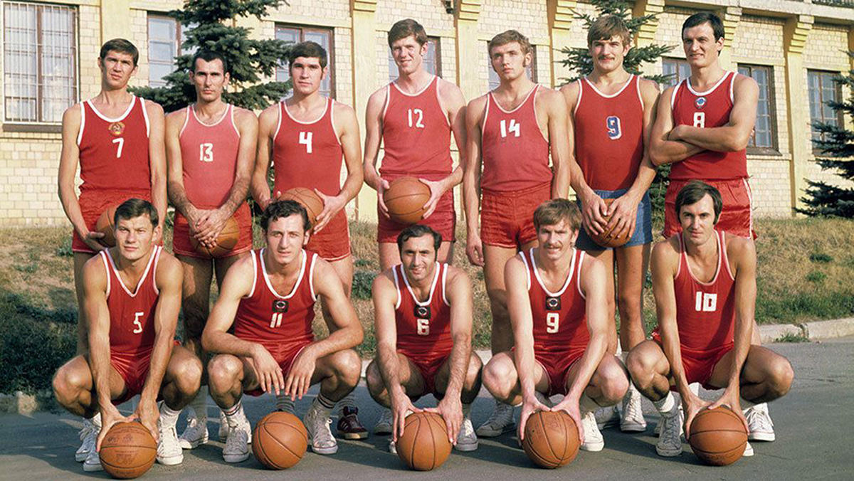 Из состава сборной СССР по баскетболу, победившей в финале Игр-1972 команду  США, в живых остались двое