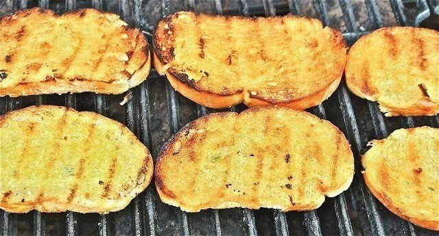 Чесночный хлеб (garlic bread)