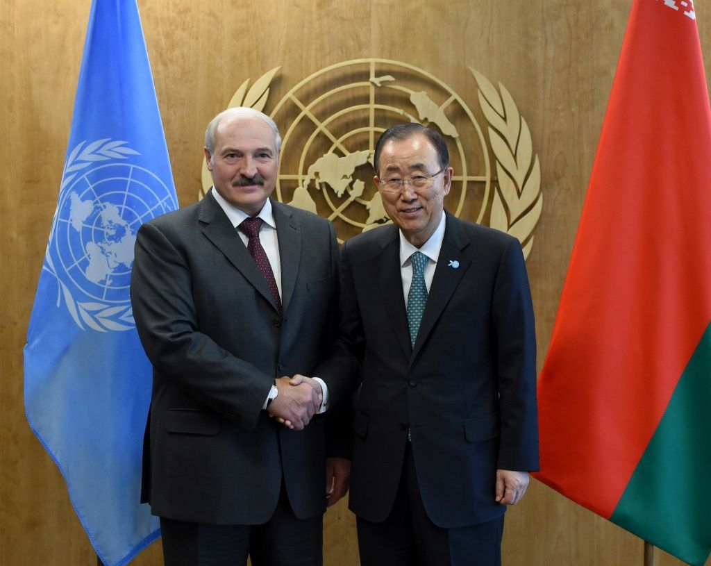 Оон беларусь. Лукашенко в ООН. Флаг Белоруссии в ООН. ООН визиты.