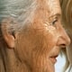Ученые: женщины стареют из-за своей чувствительности