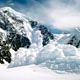 Из-за схода лавины во французских Альпах погибли шесть лыжников