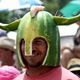В Австралии прошел фестиваль катания на арбузах