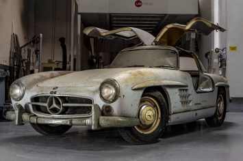 Mercedes выкупил легендарный автомобиль «Крыло чайки» и выставит его на аукцион