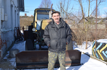 Мастер из Оршанского района превращает груды лома в работающие тракторы и восстанавливает ретроавтомобили