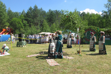 Как в кричевской деревне Лобковичи восстанавливают древние обряды