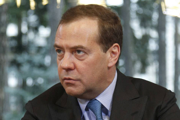 Медведев поручил за неделю выявить виновных в нарушении качества нефти в «Дружбе»