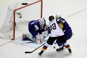 Немцы одержали третью победу на ЧМ по хоккею, взяв верх над сборной Франции