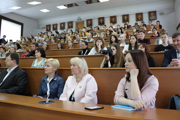Более сотни представителей региональных СМИ Беларуси стали сегодня слушателями Летней школы журналистики
