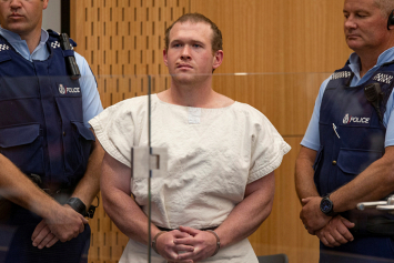 Напавший на мечети в Новой Зеландии не признал вину в массовом расстреле мусульман