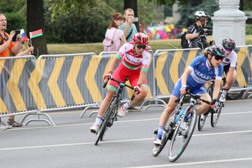 Завершилась первая половина женской шоссейной велогонки II Европейских игр