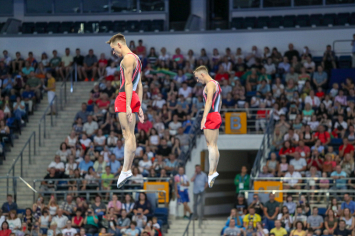 Батутисты Владислав Гончаров и Олег Рябцев заняли последнее место в синхронных упражнениях на II Европейских играх