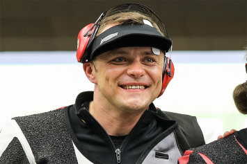 Юрий Щербацевич завоевал серебряную медаль в стрельбе из малокалиберной винтовки с 50 метров в трех положениях