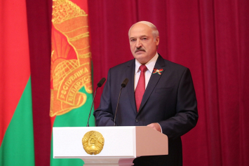 Лукашенко: Родину, Отечество должны защищать все!