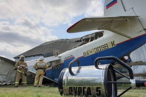 В Чечне легкомоторный самолет упал на частный дом