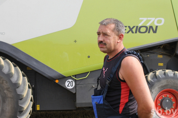Комбайнер из Гродненского района первым в республике намолотил тысячу тонн зерна